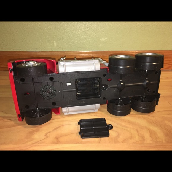 SOLD Rusteze Lights & Sounds Mack Truck - Picture 8 of 12